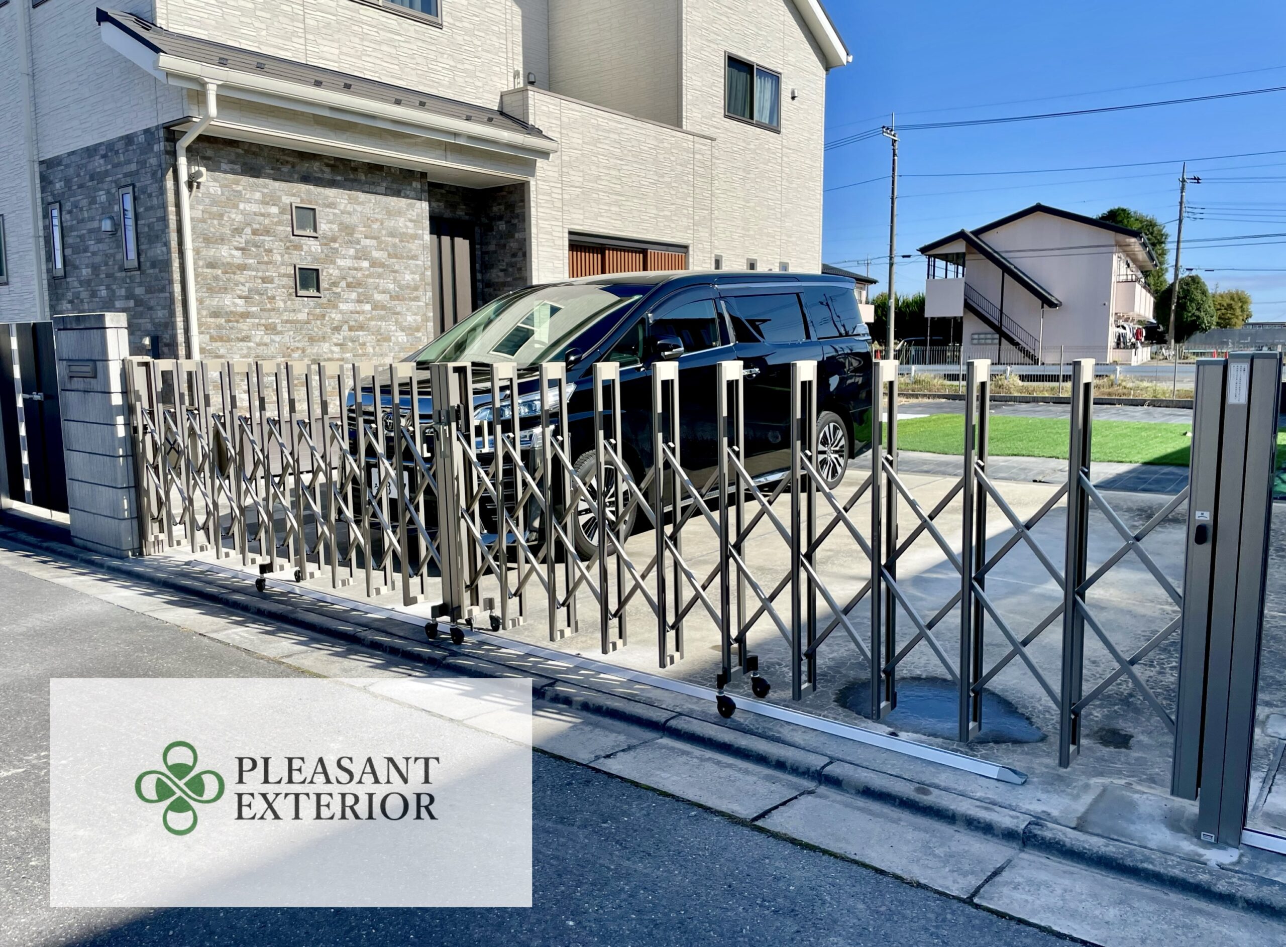 エクステリア・外構工事/伸縮門扉（埼玉県深谷市）