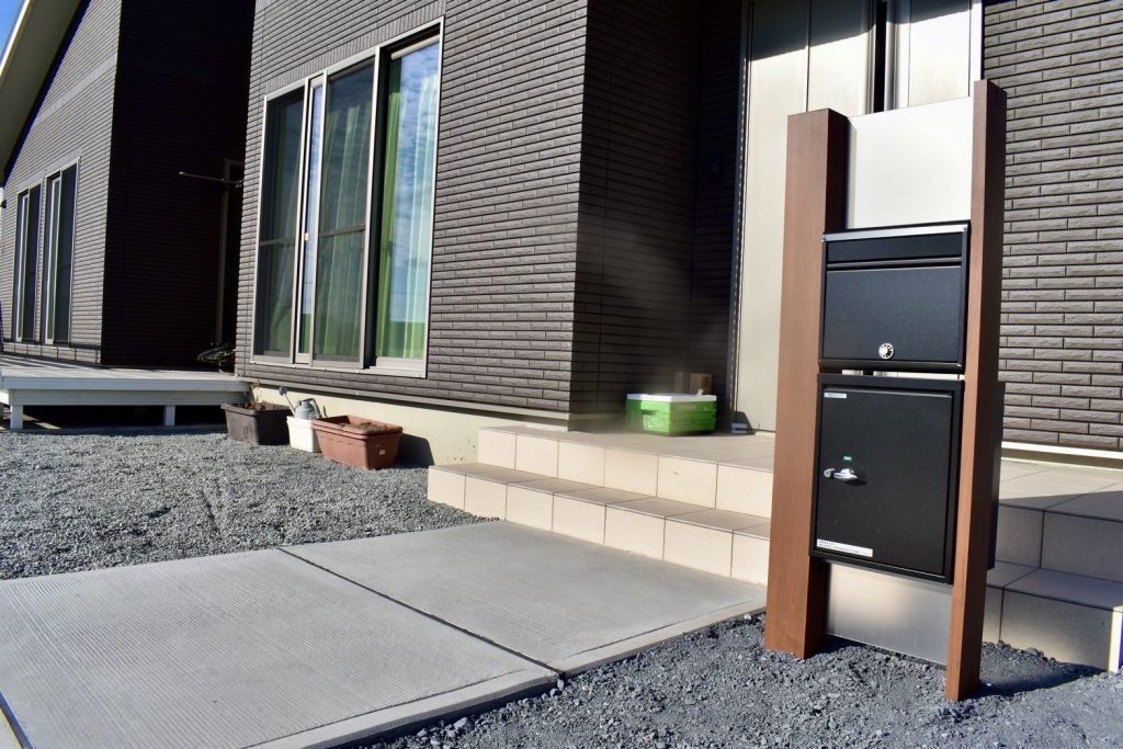 門柱・アプローチ（群馬県前橋市内）